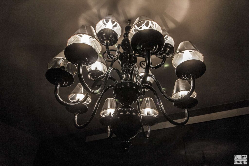 CASA CASAL, Leuchter im Entree