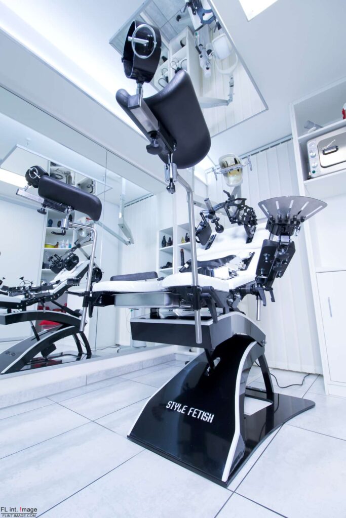 Dominastudio CASA CASAL, Klinik