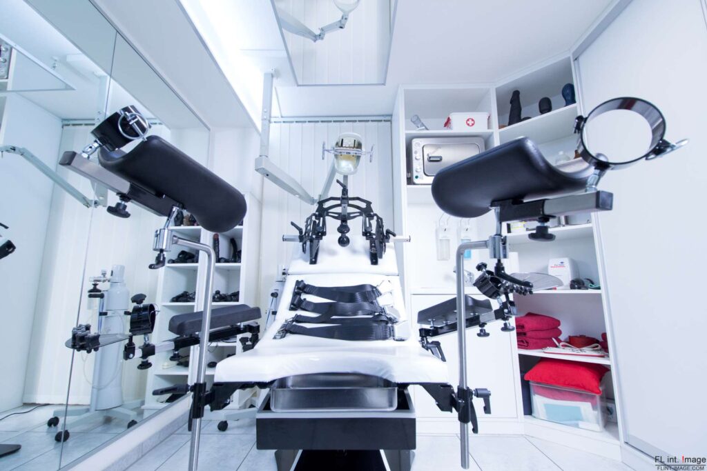 Dominastudio CASA CASAL, Klinik